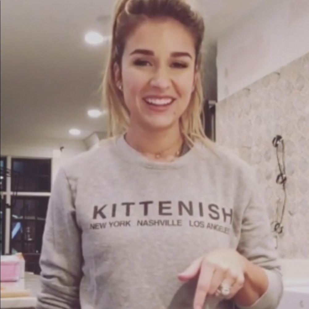Adorable kittenish sweatshirt